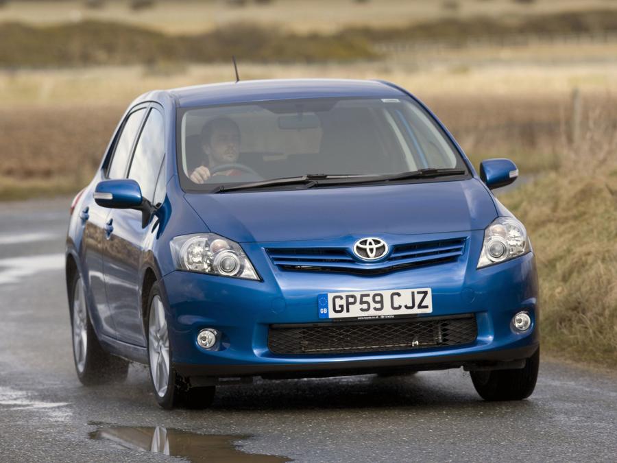  Toyota Auris 5-Door 2010 года  (UK) (фото 23 из 59)